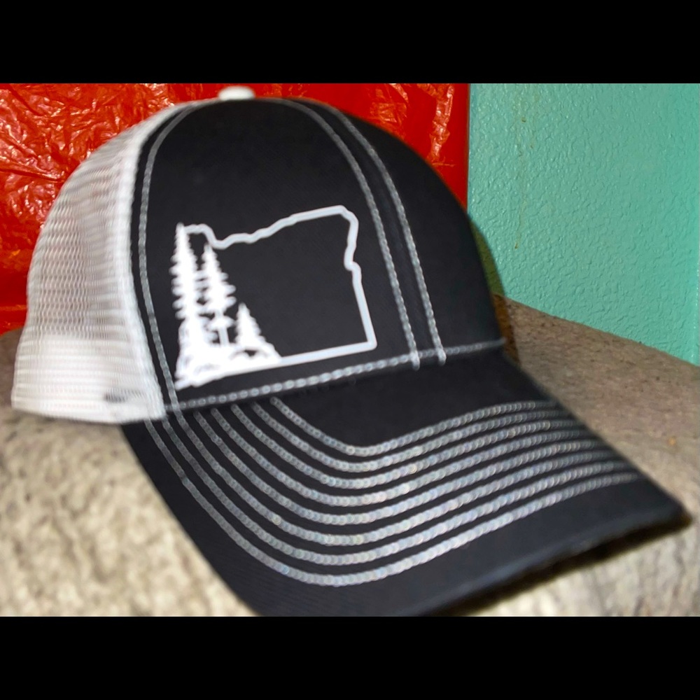 Mens Oregon Tree and State Outline Design Hat